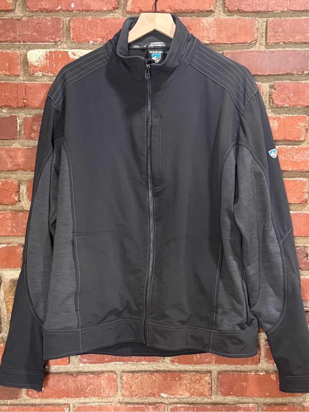 Kuhl‎ Men's Black and Gray Jacket Dyfynce soft shell Size XL FLAWED-NOTED BELOW
